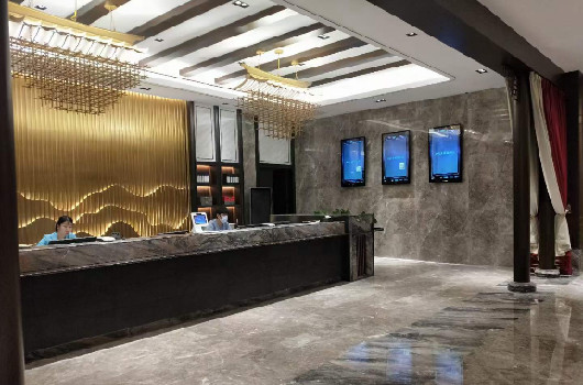 众裕-酒店用壁挂式液晶广告机安装注意事项