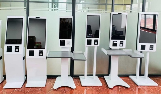 众裕智能自助点餐机：餐饮数字化转型的智能引擎